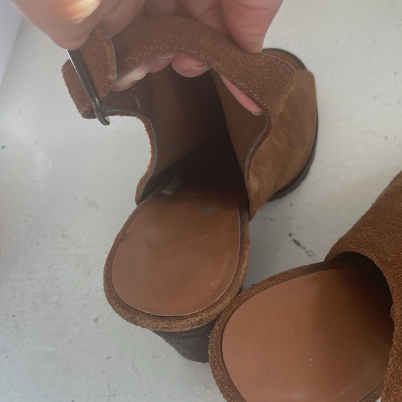 Lord & Taylor brown suede heels size 8 - Picture 5 of 6